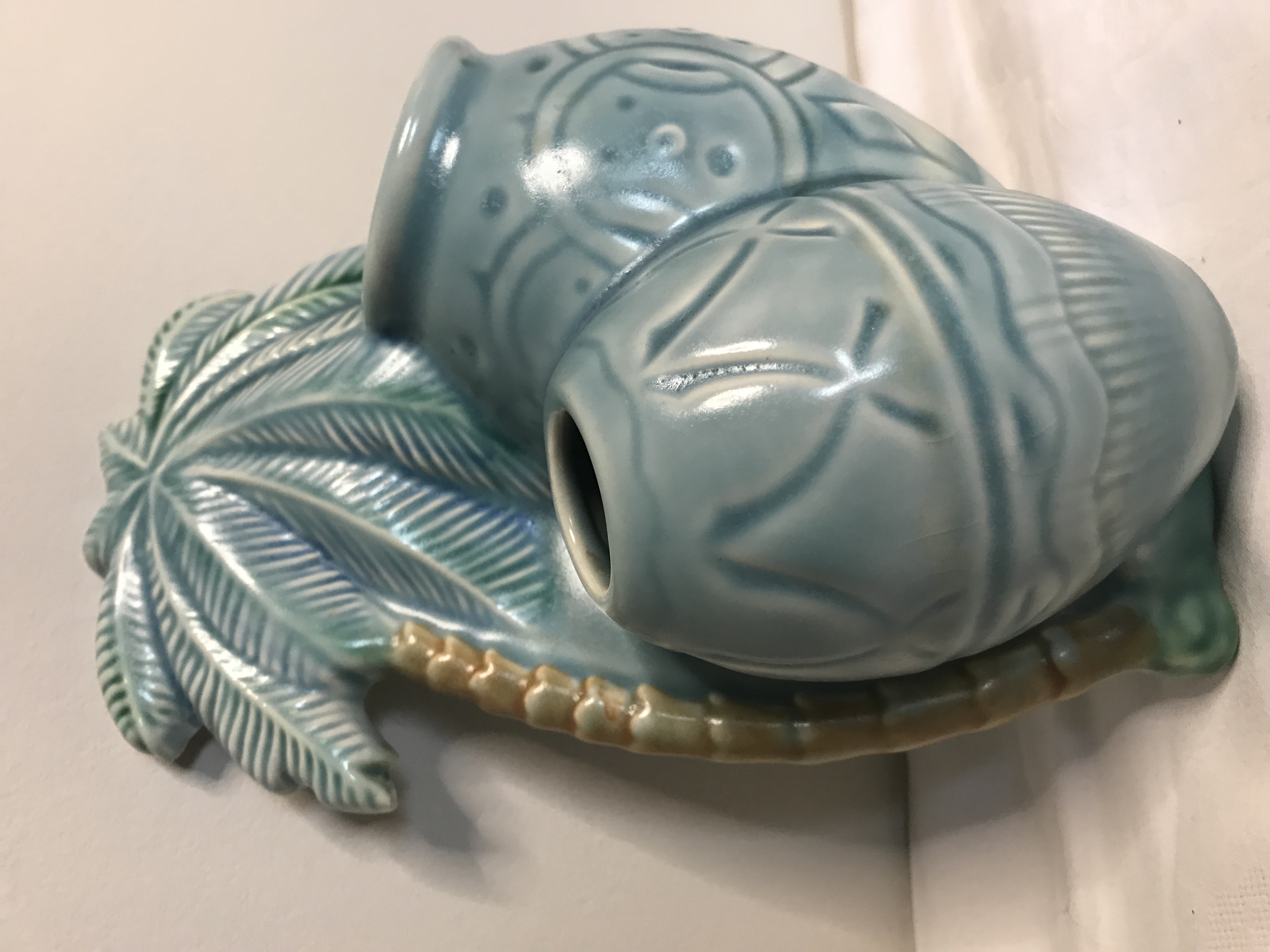 Vintage Beswick 1063 ceramic wall hanging vase pocket, palm tree in Blue.