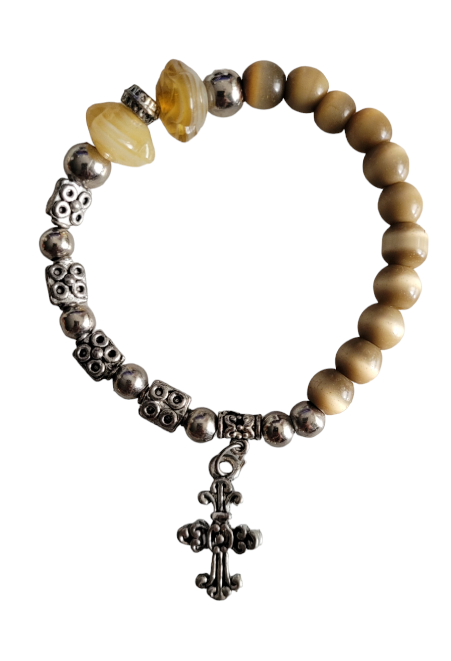 Pulseira com pingente de cruz