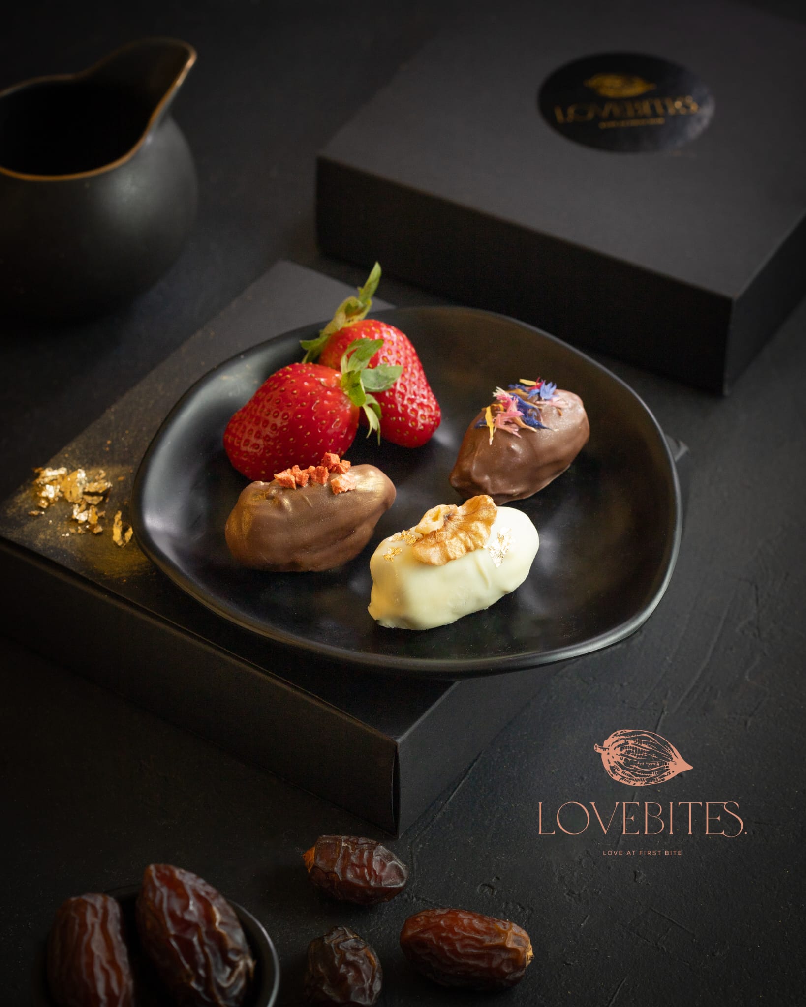 سحر التمر – تمر مجدول محشو غاناش شوكولاتة ومكسرات محمصة