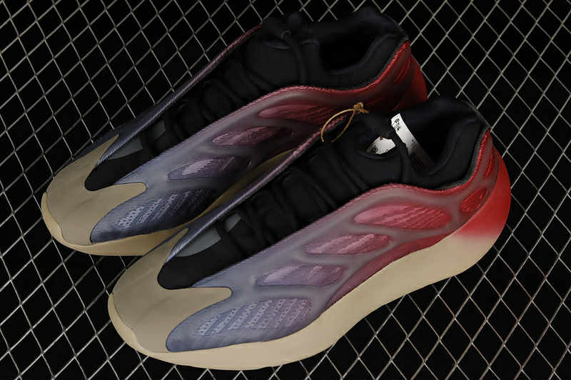 ADD YE BOOST 700 V3 