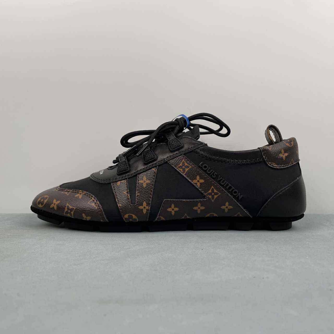 LV Sneakerina