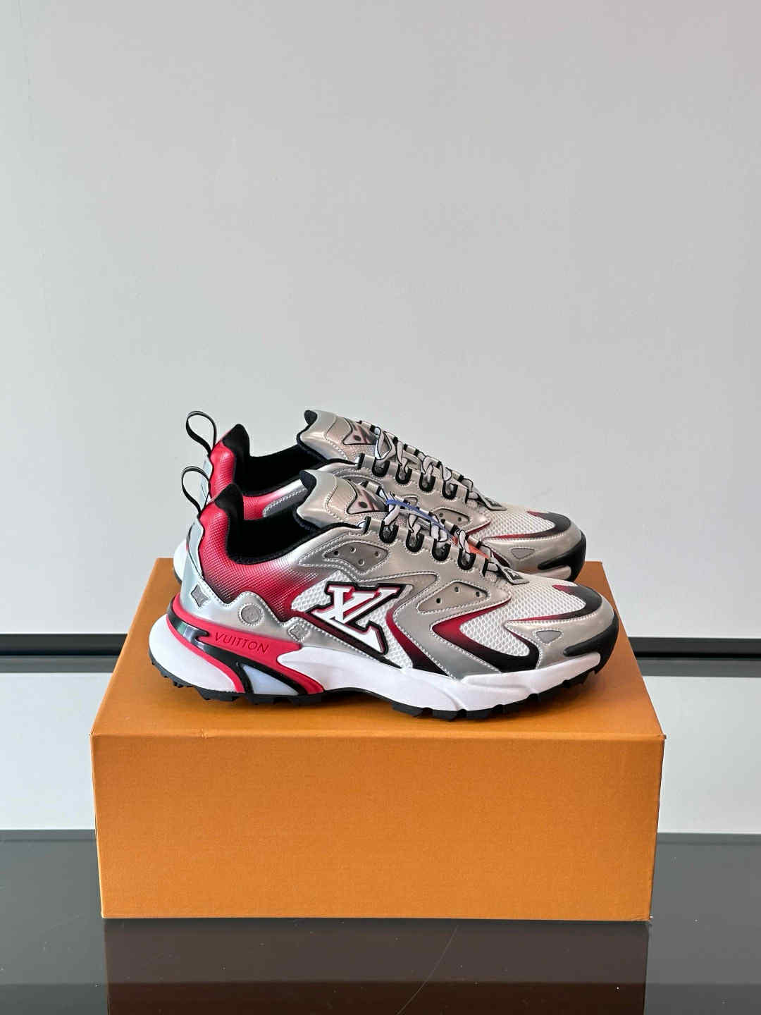 LV Runner Tatic