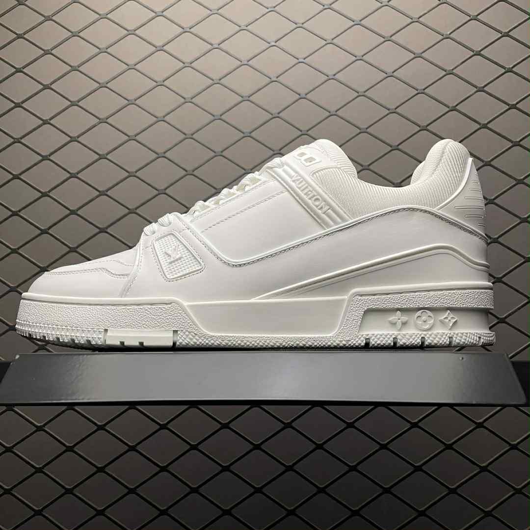 LV Trainers 1