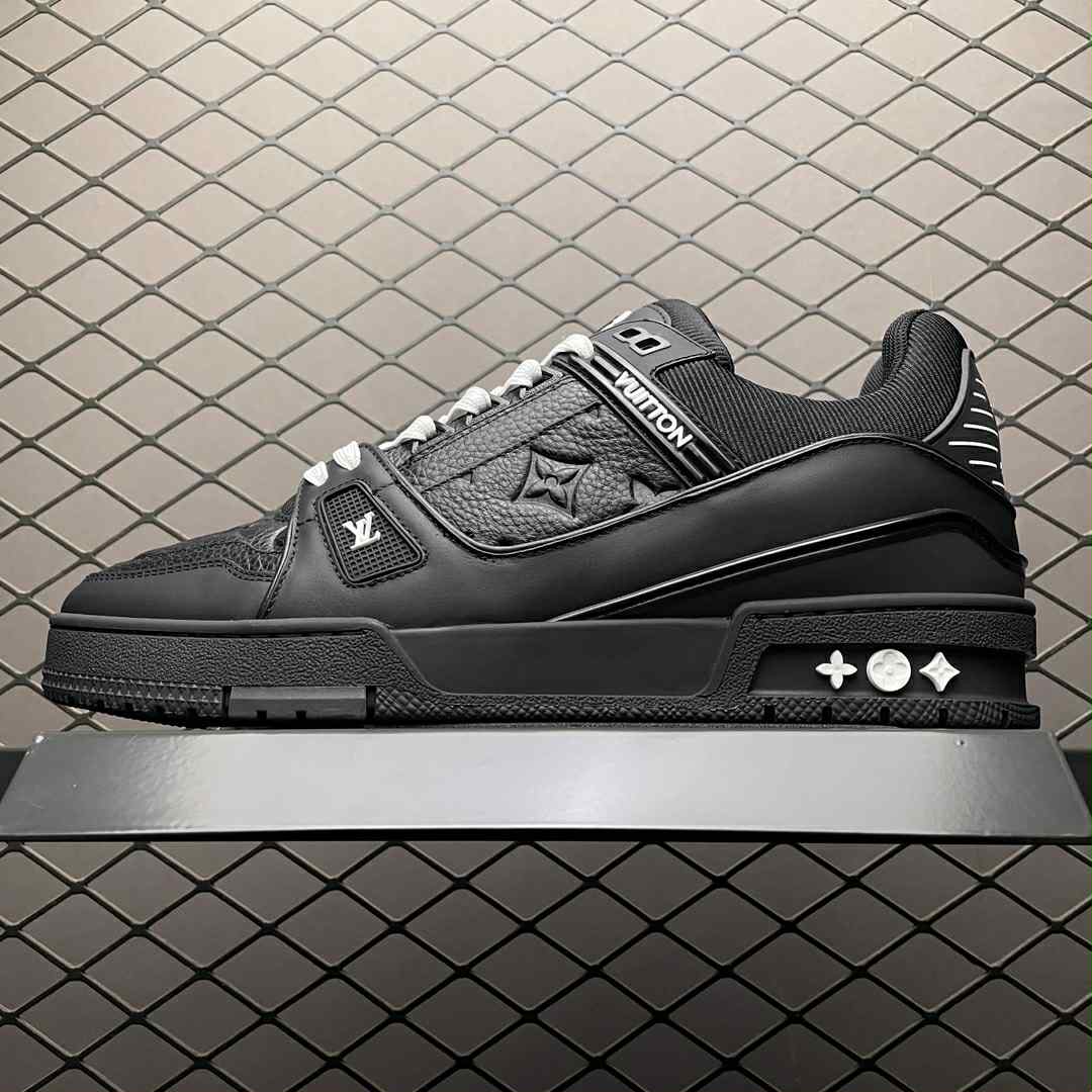 LV Trainers 1