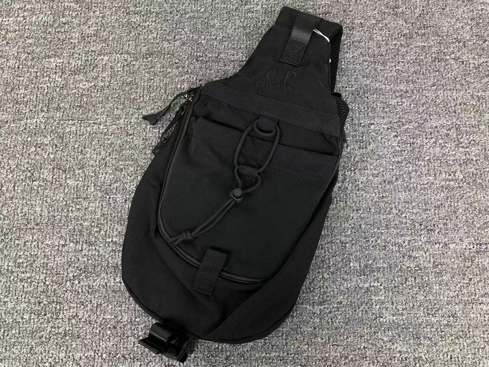 Banane CP Shoulder Pouch
