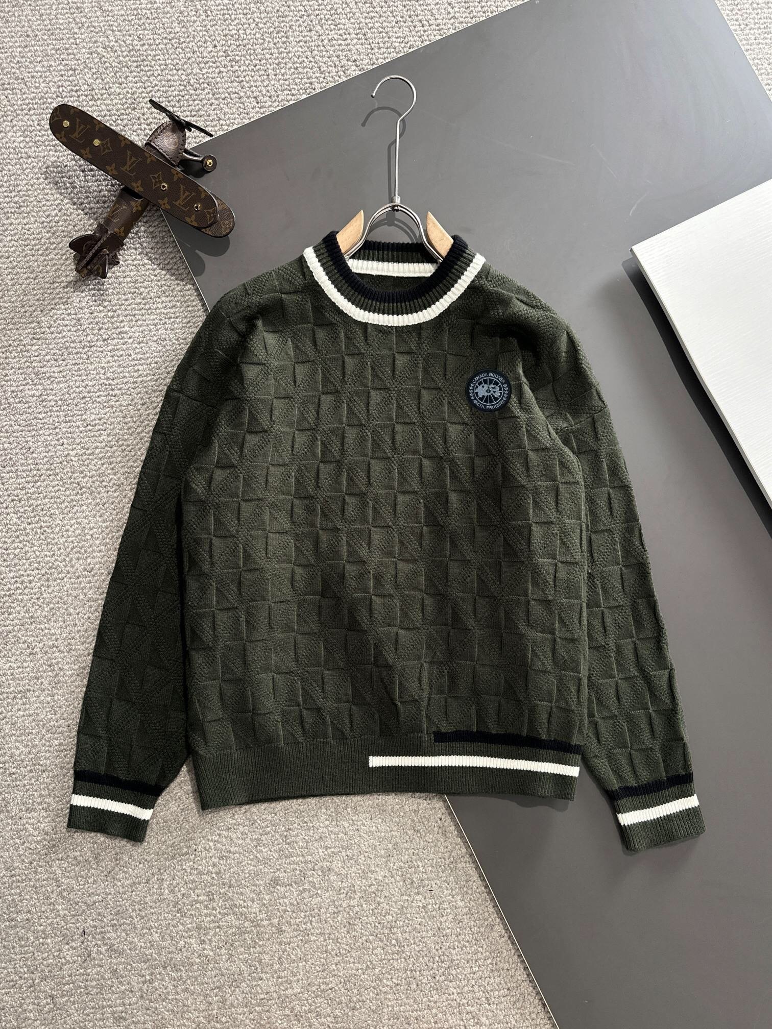 Pull sans Capuche Canada G**se en Laine