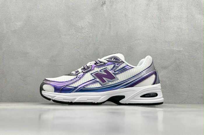 New Balance 740 