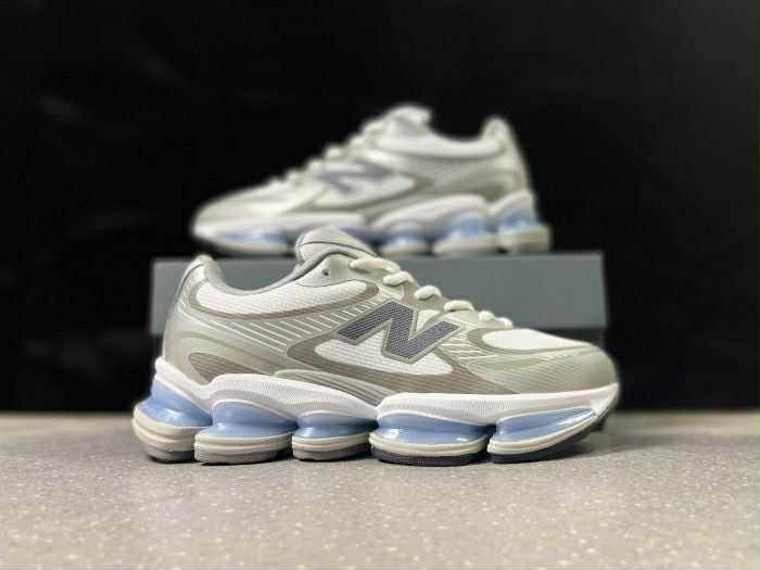 New Balance 2000 