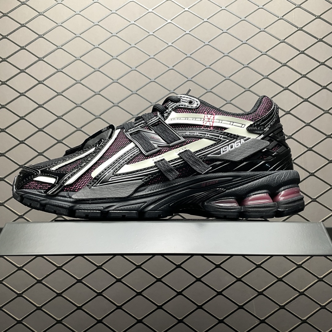 New Balance 1906 Édition « Noir/Blanc »