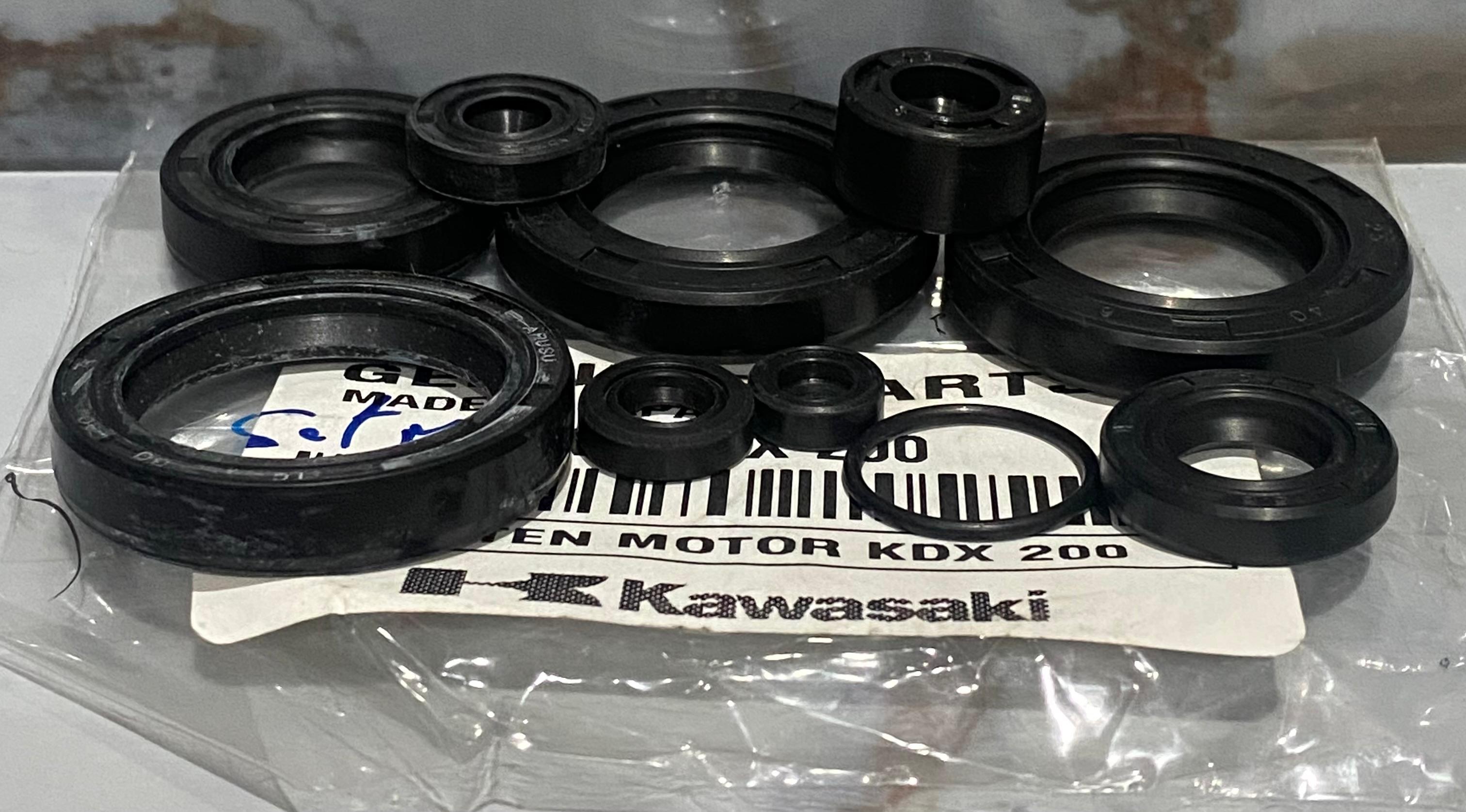 SET RETENEDORES KDX 200 95-05 ORIGINAL