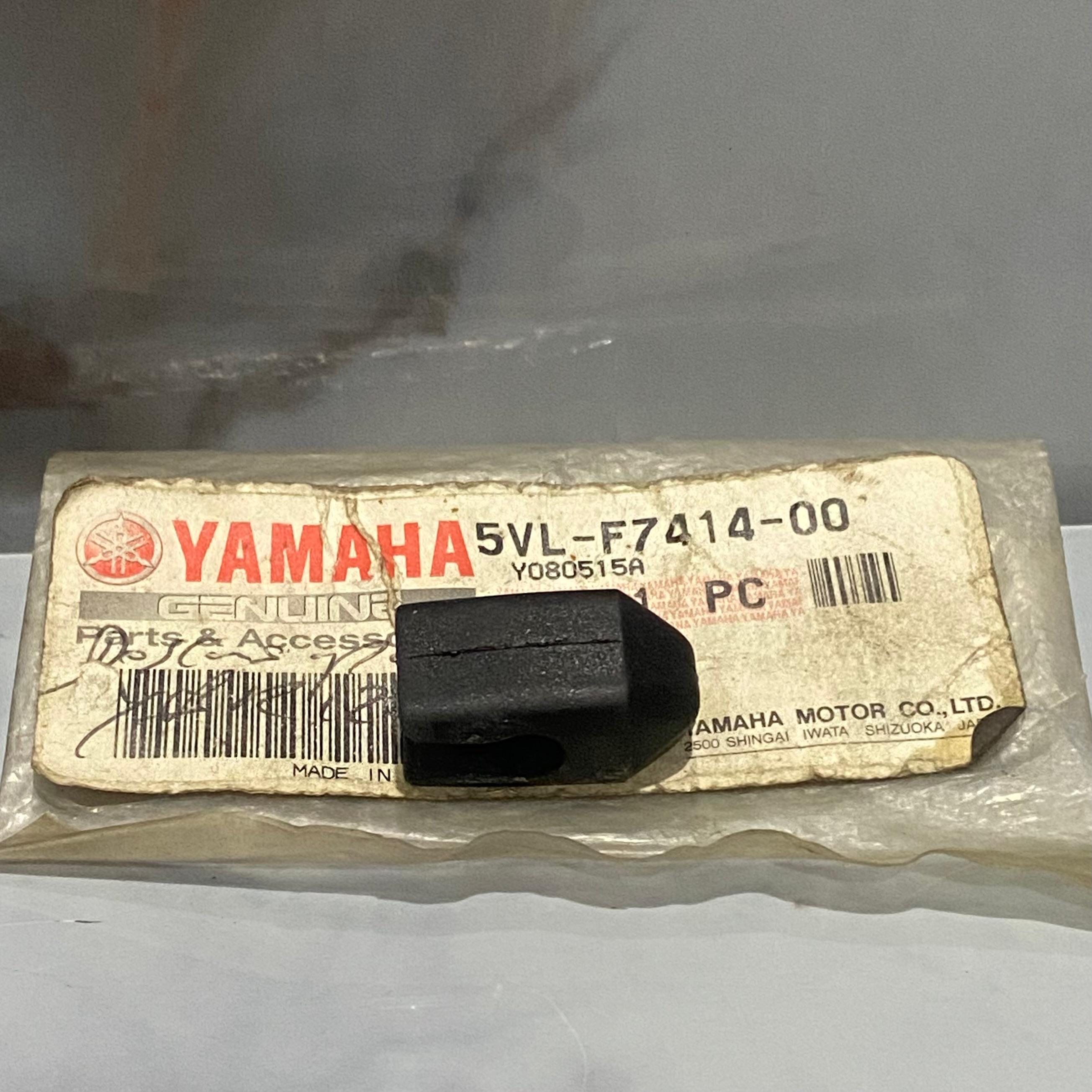 HULE DESCANSAPIE YBR125 ORIGINAL C/U
