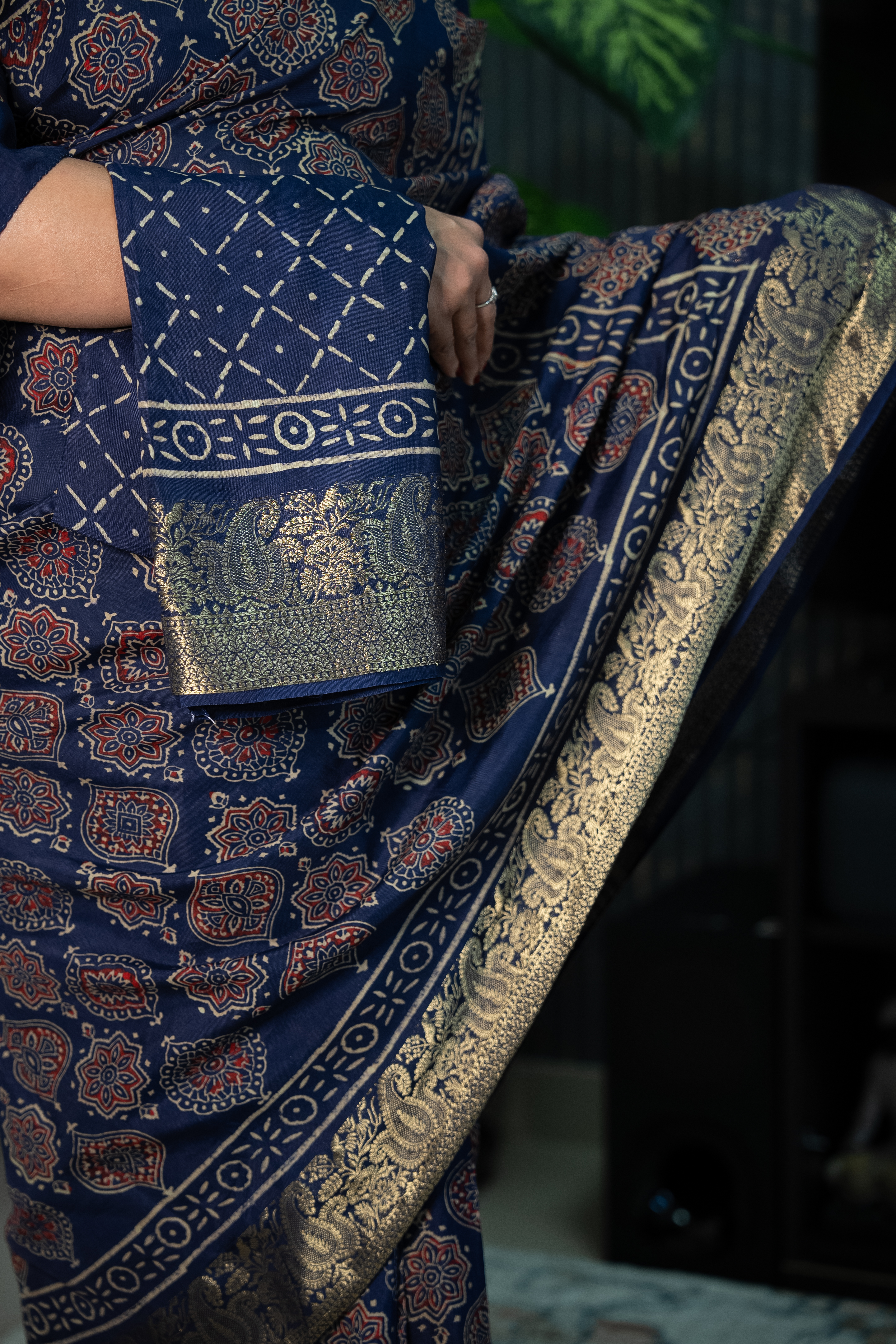 Pure Crepe Silk Ready-to-Wear Saree with Matching Unstitched Blouse & Zari Border