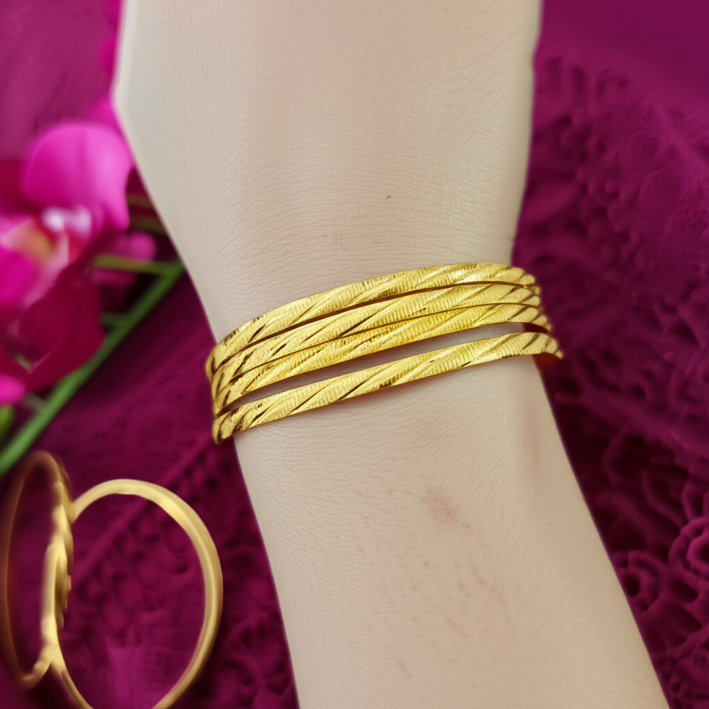 Radiant Elegance – 4-Piece Gold-Toned Bangles Set