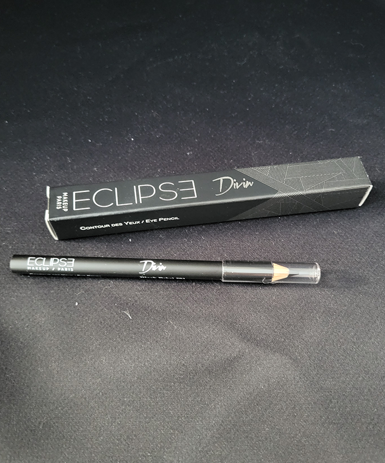 Crayon contour des yeux