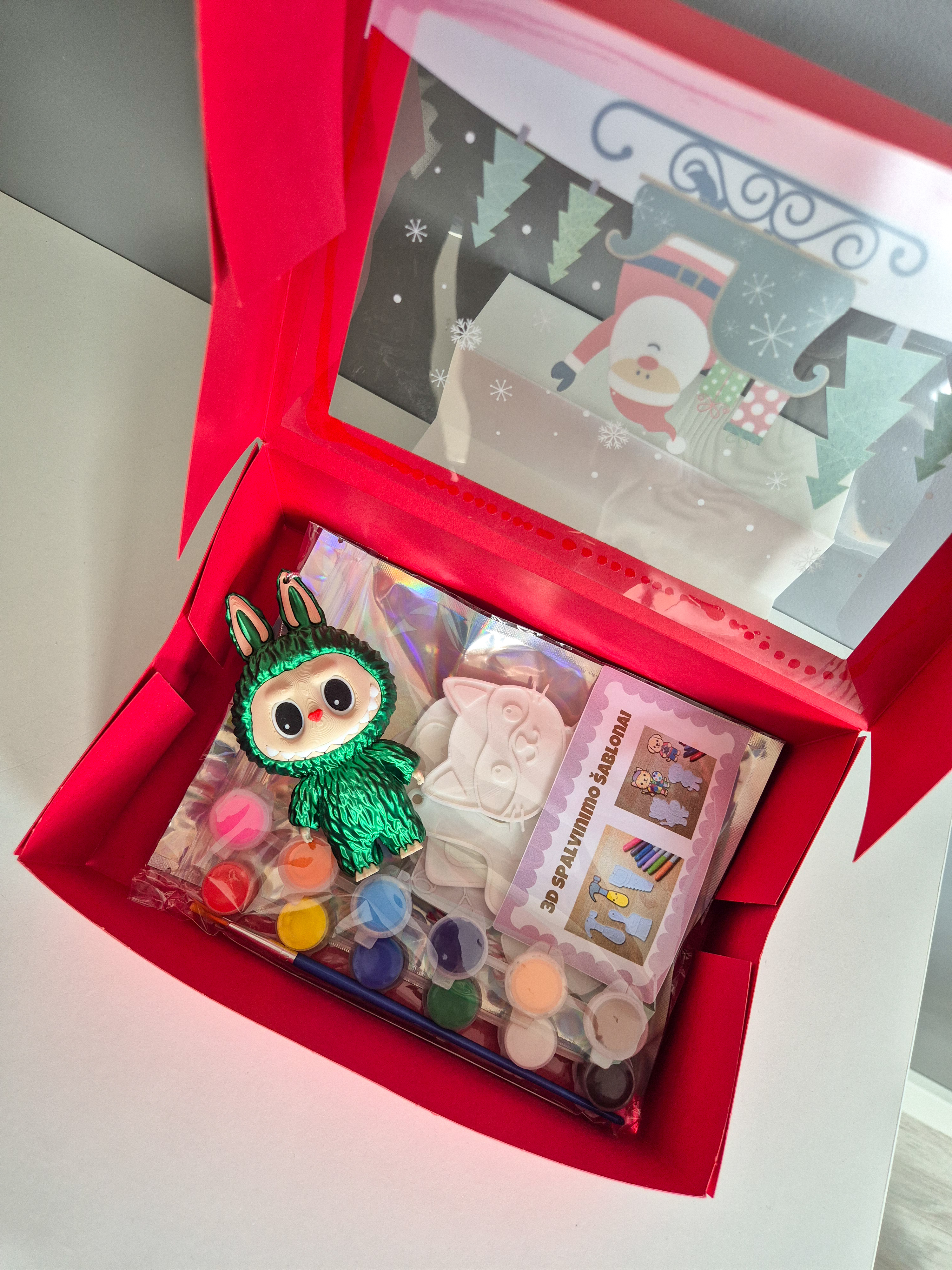 Rinkinys, žaisliukas ir spalvinimo šablonai