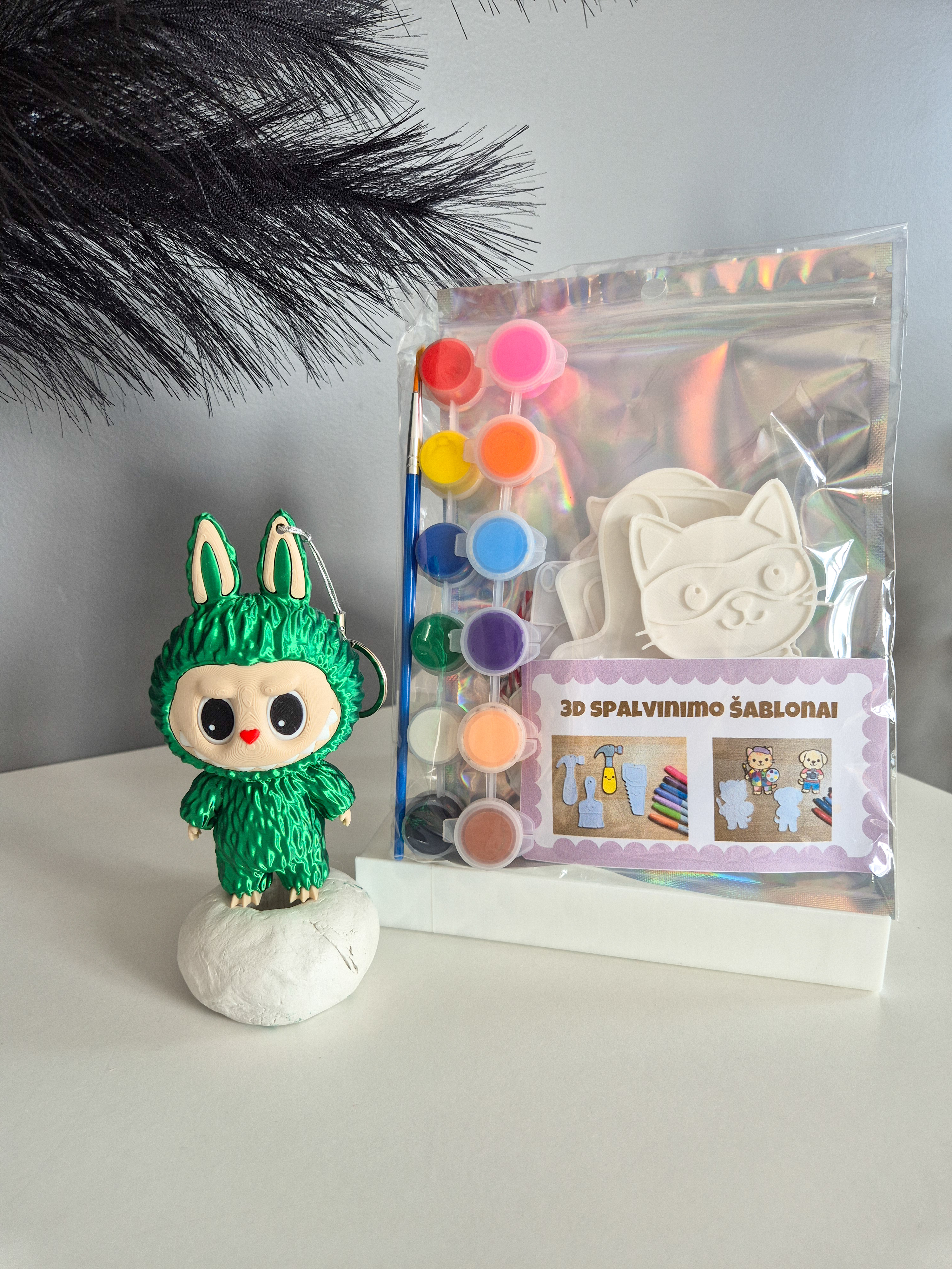 Rinkinys, žaisliukas ir spalvinimo šablonai