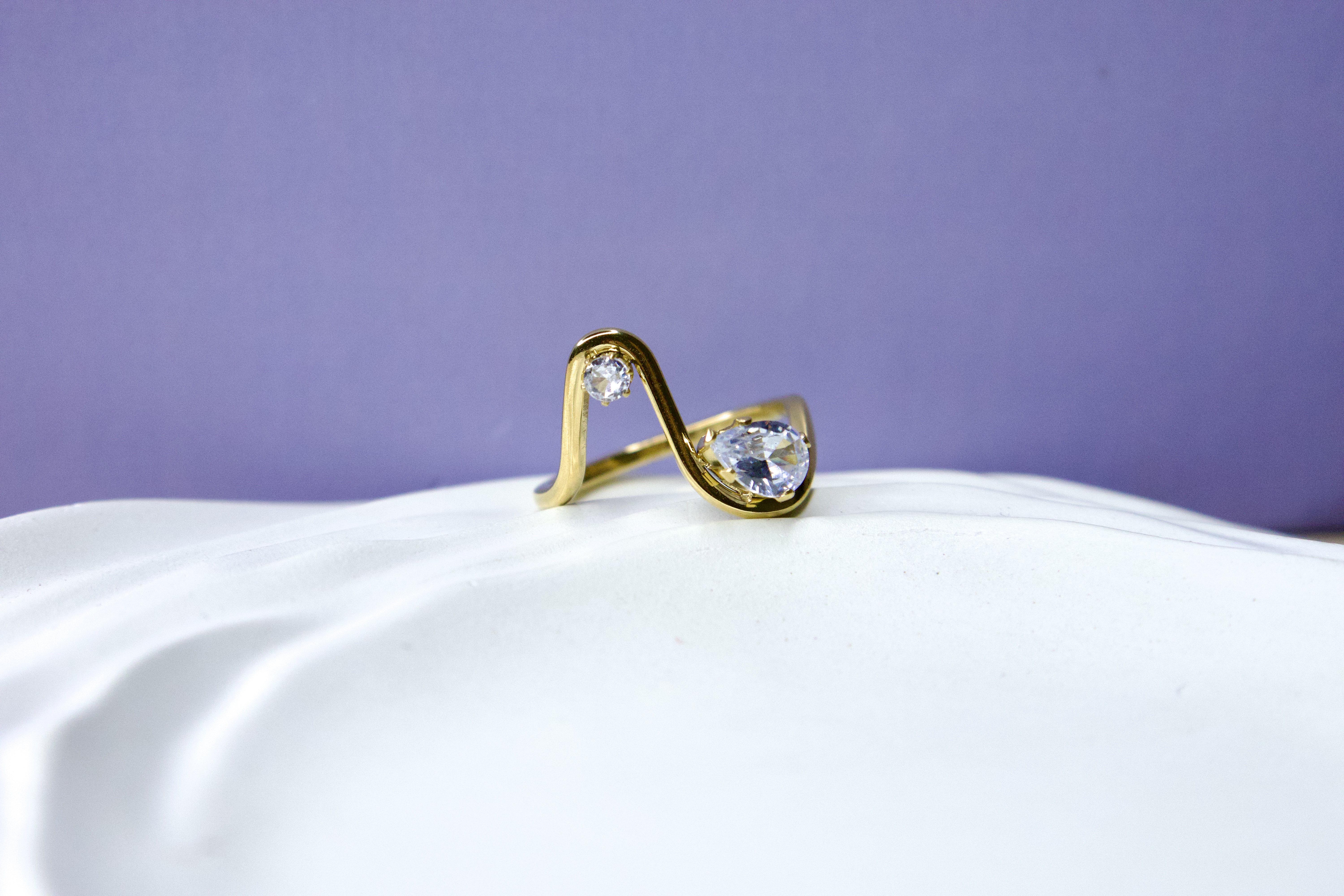 Studded Wave Gold Ring