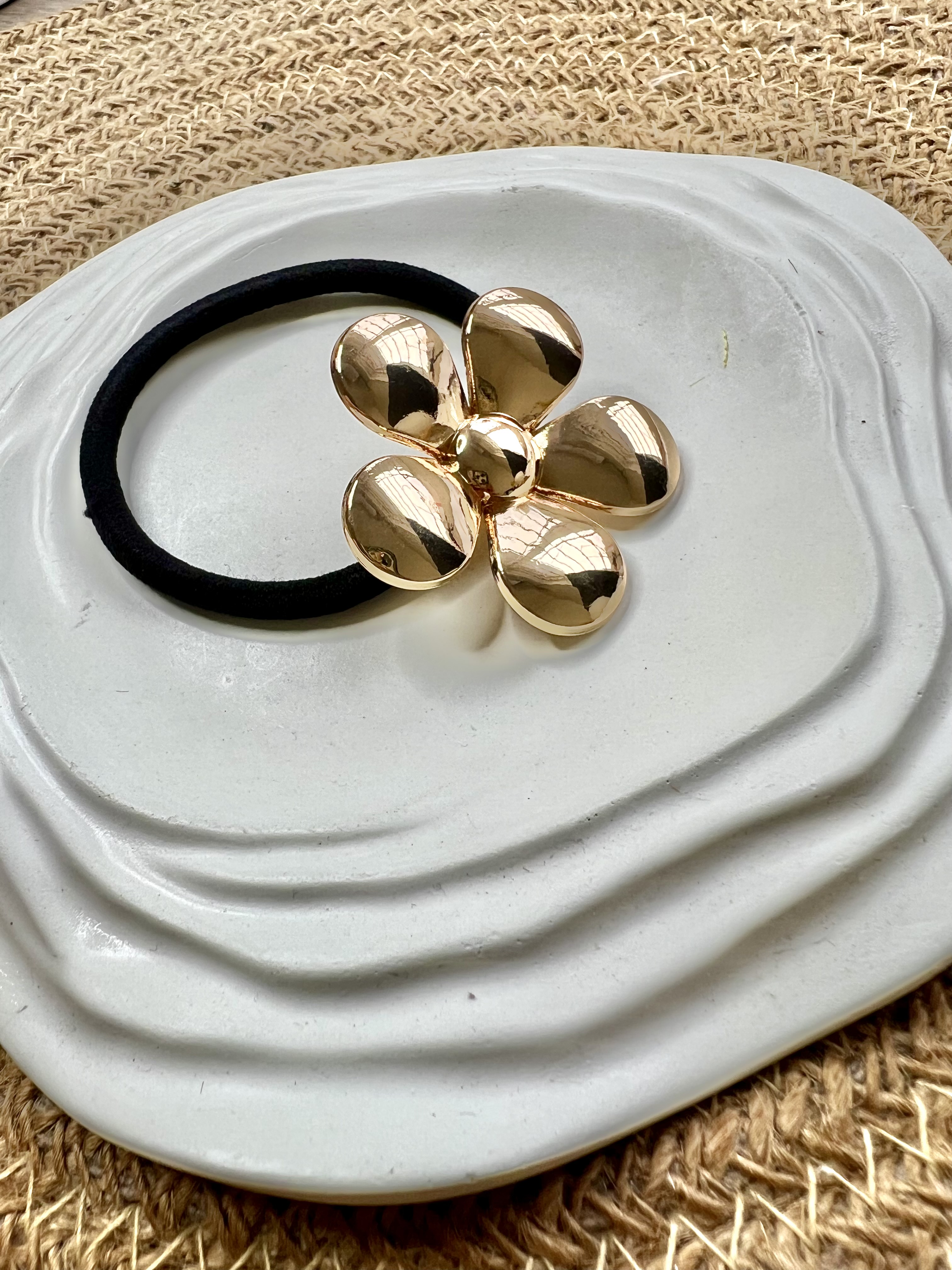 Elegant Gold Flower Hair Tie