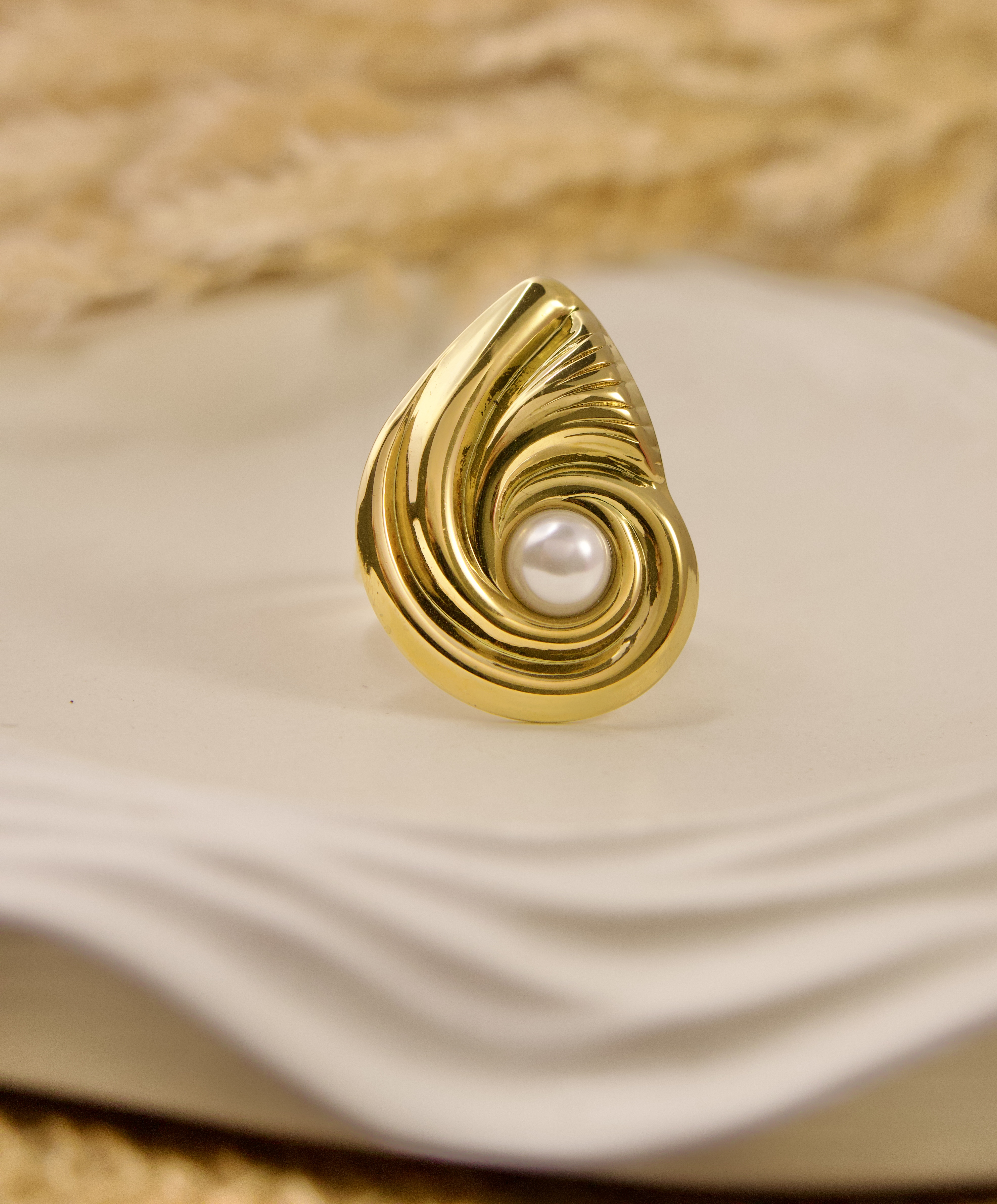 Elegant Gold Pearl Ring