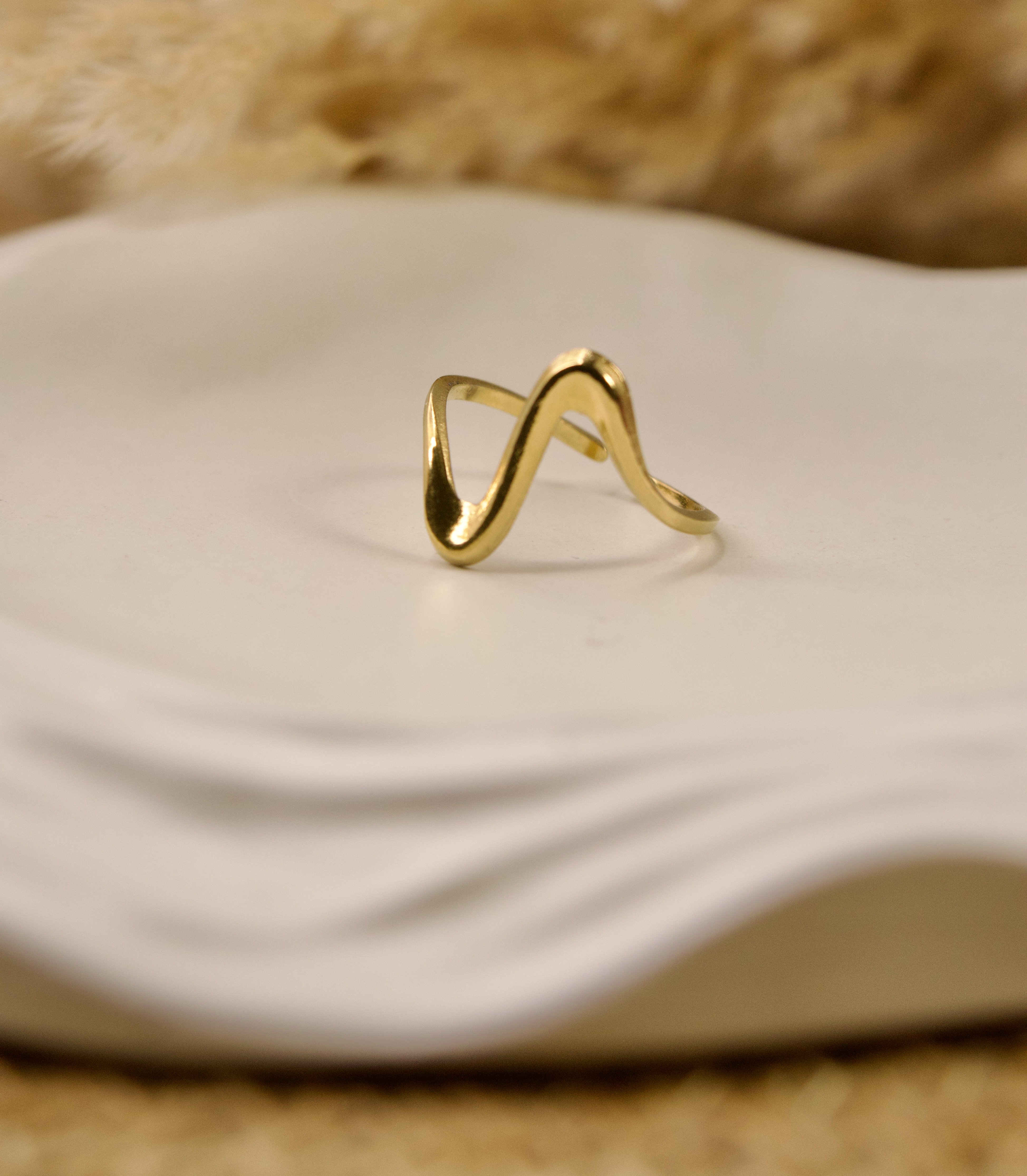 Elegant Wave Gold Ring