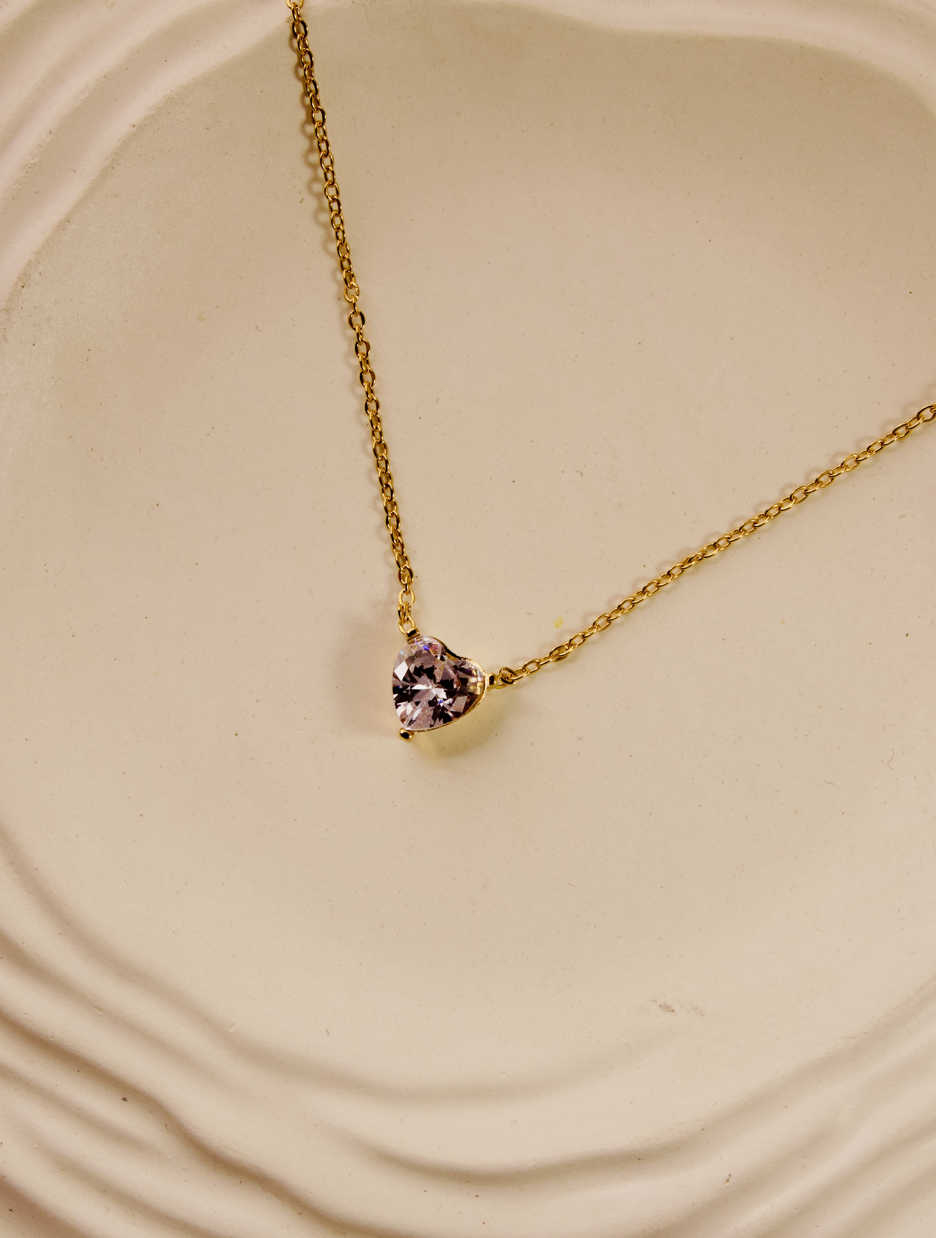 Minimal Heart necklace 
