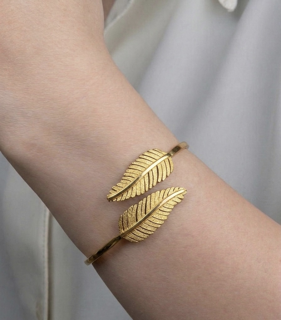 Leaf Motif Gold Bracelet