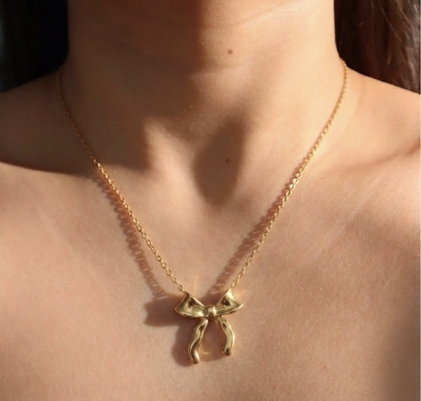 Bow Necklace