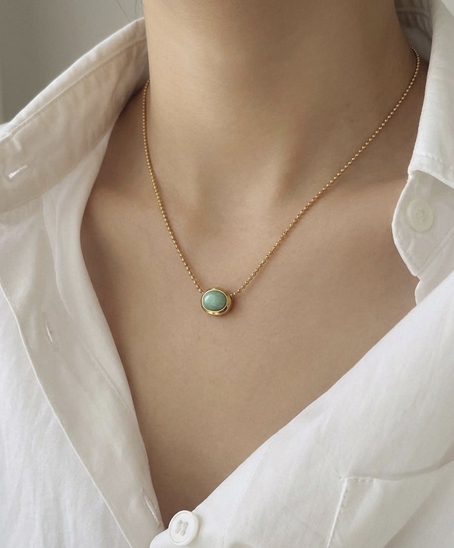 Minimalist Gold Pendant Necklace