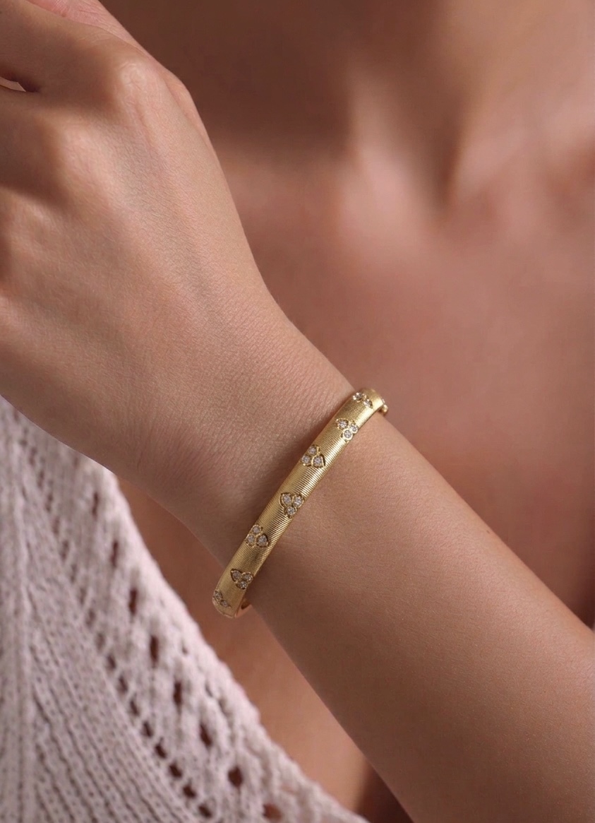 Elegant Gold Bracelet