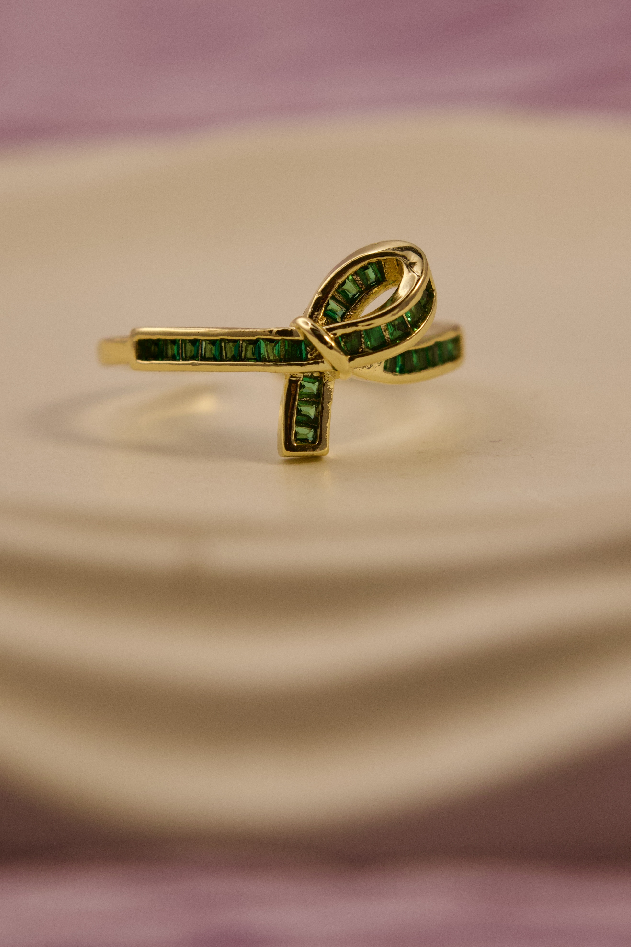 Emerald Ribbon Ring