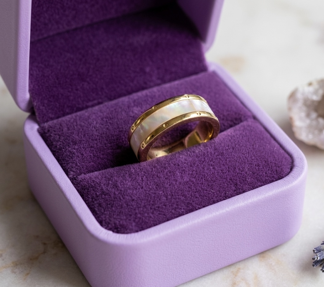 Gold & Mother of Pearl Ring