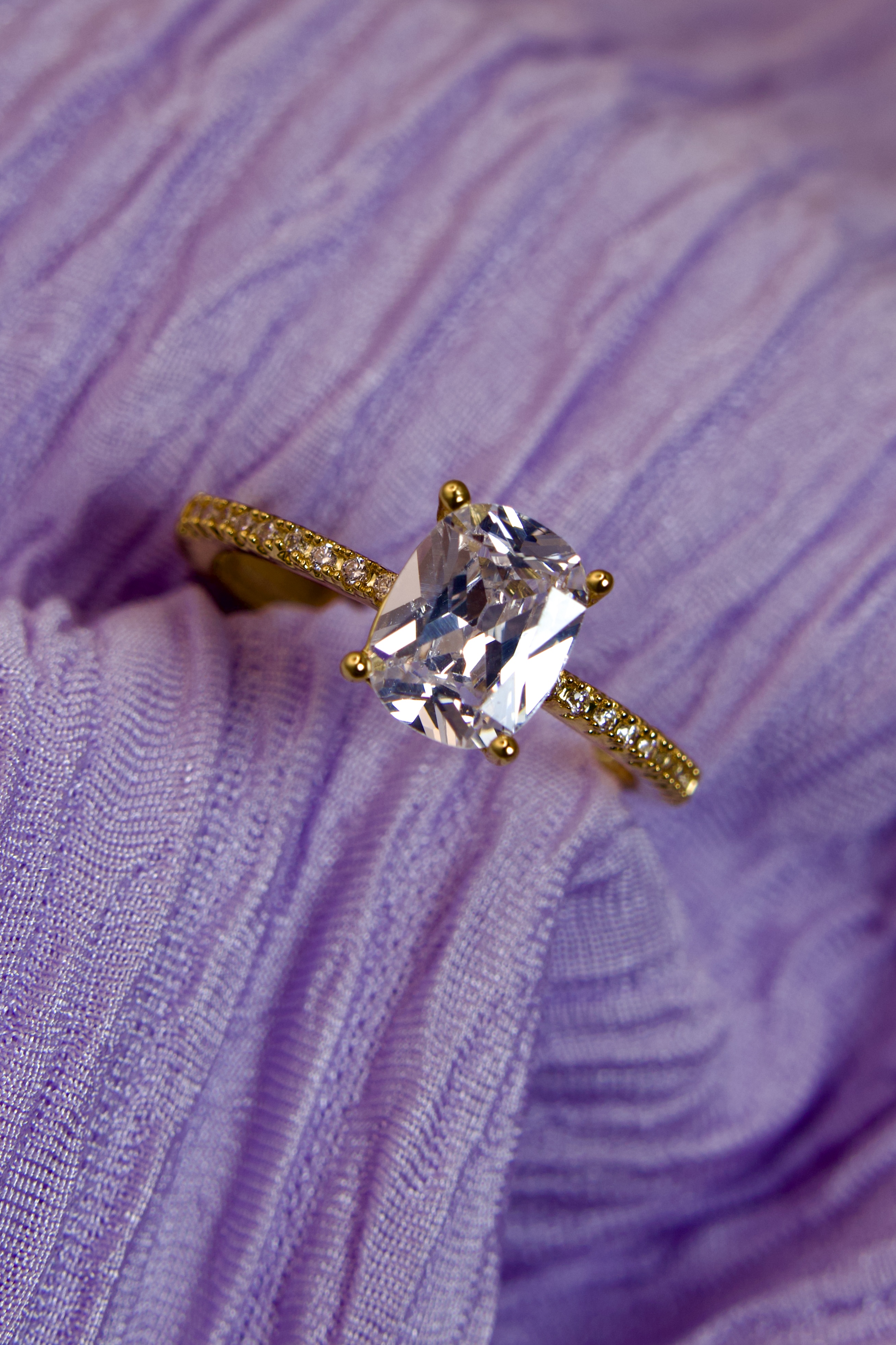 Elegant Gold Engagement Ring