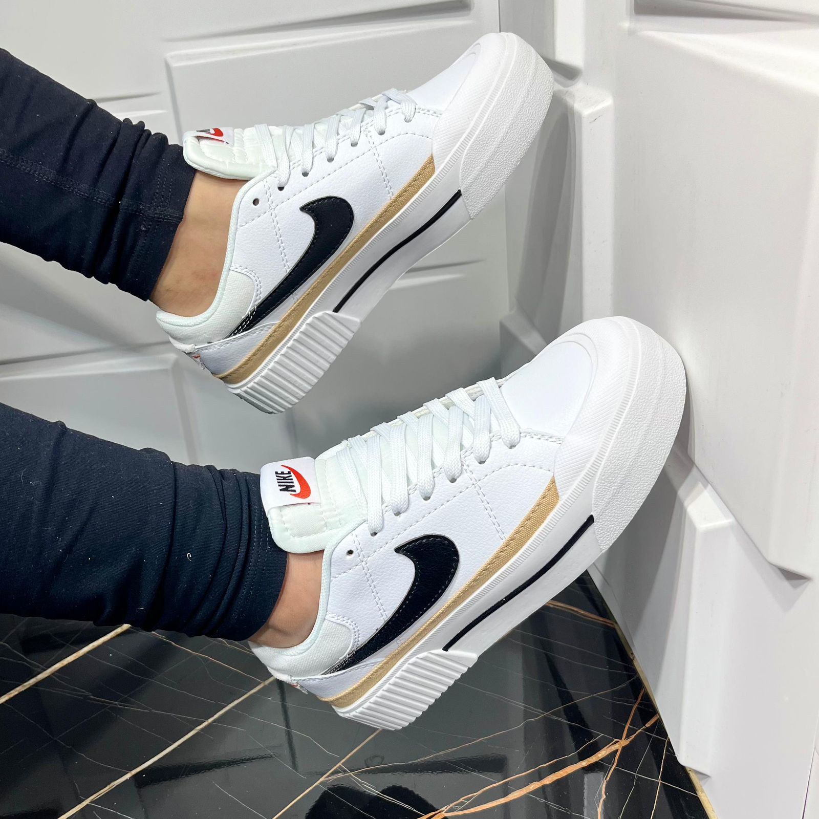 Nike Court Legacy