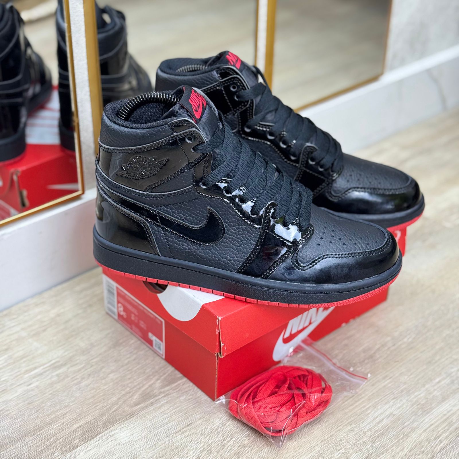 Jordan Retro 1 Charol