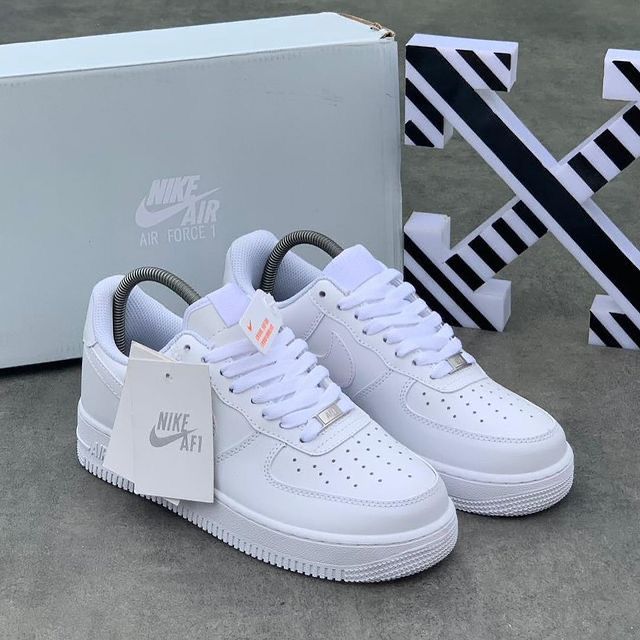 Nike Air Force 1