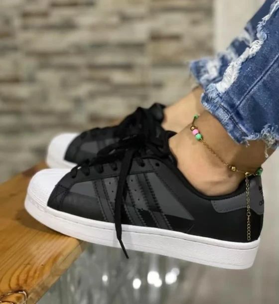 Adidas Superstar