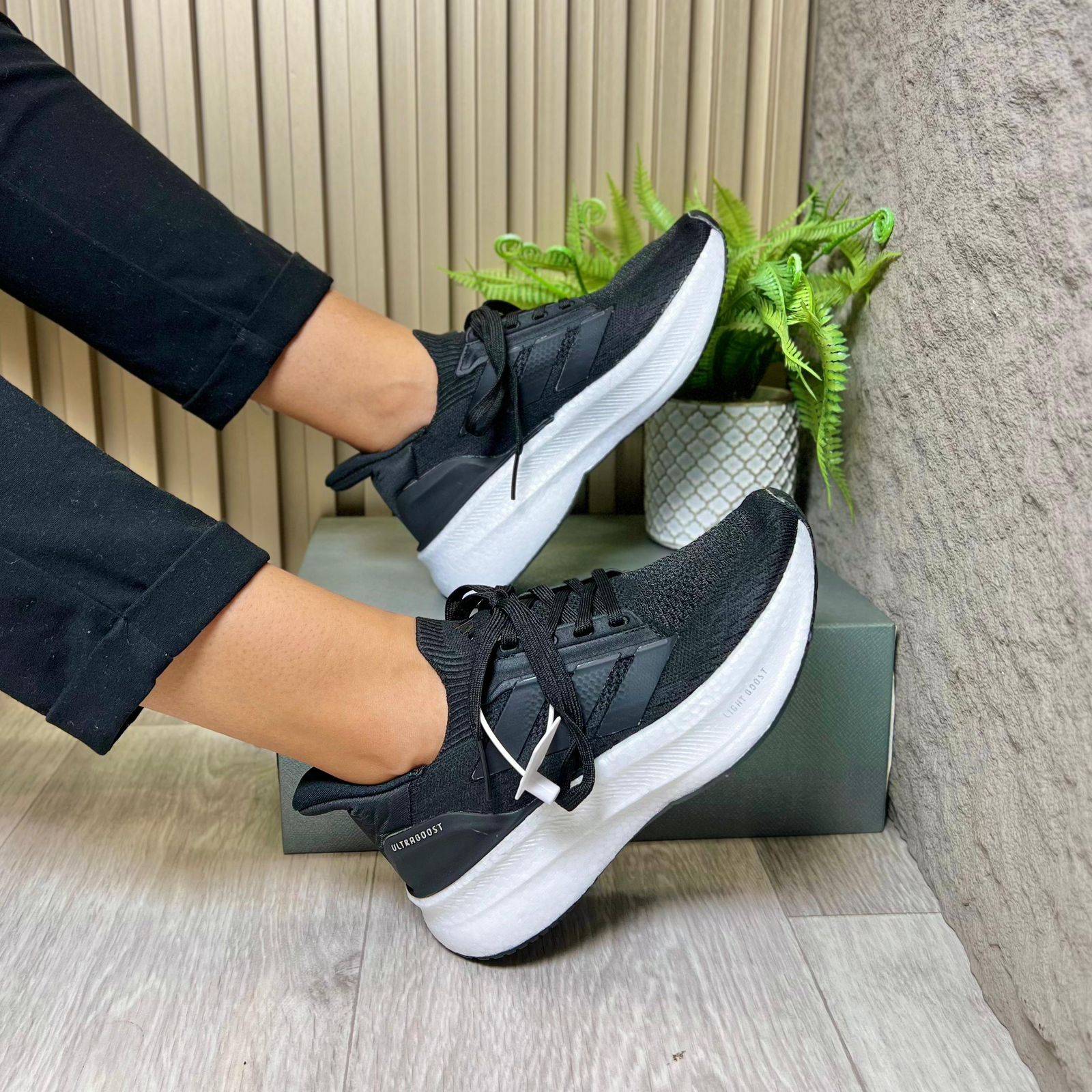 Adidas Ultraboost 5 