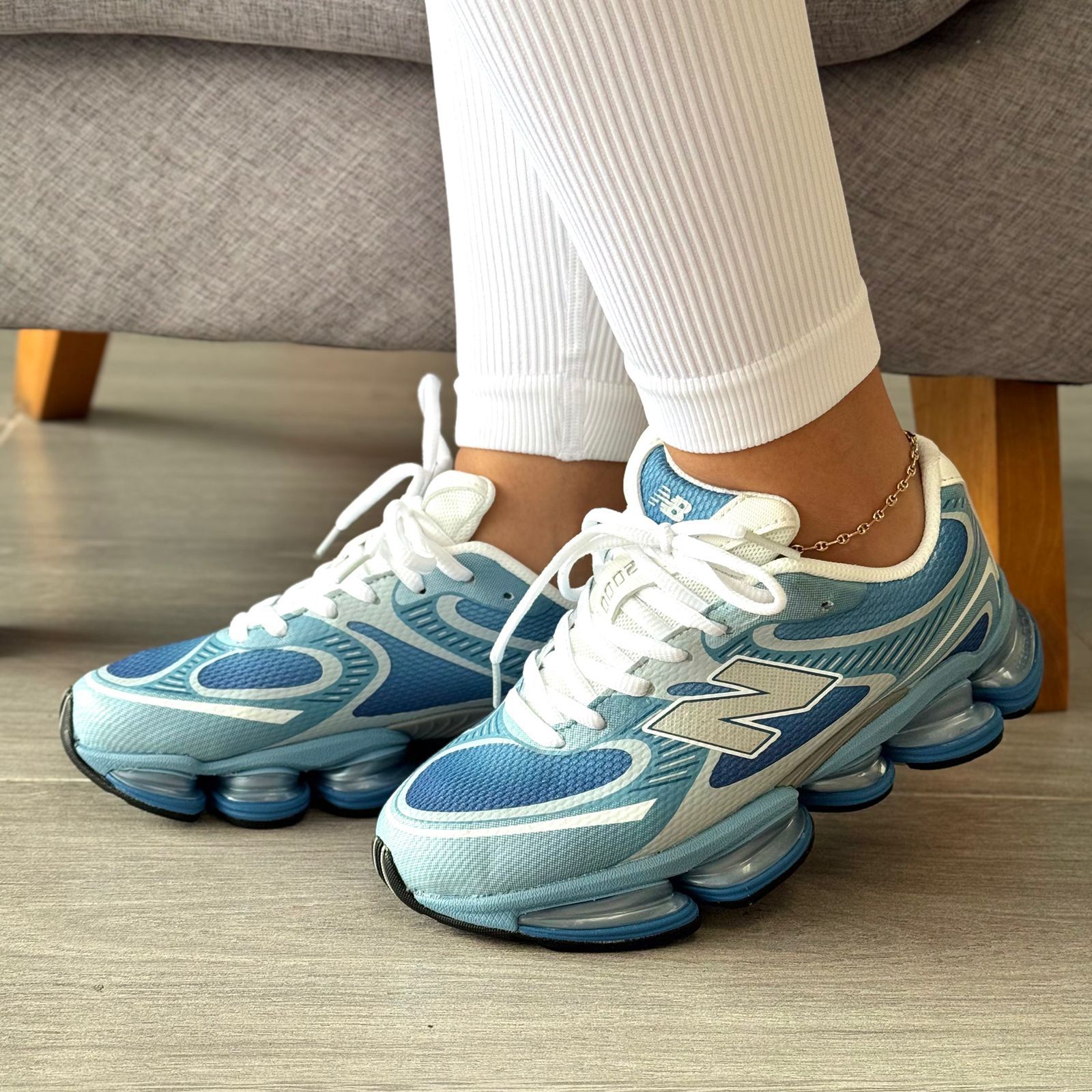 New Balance 2000