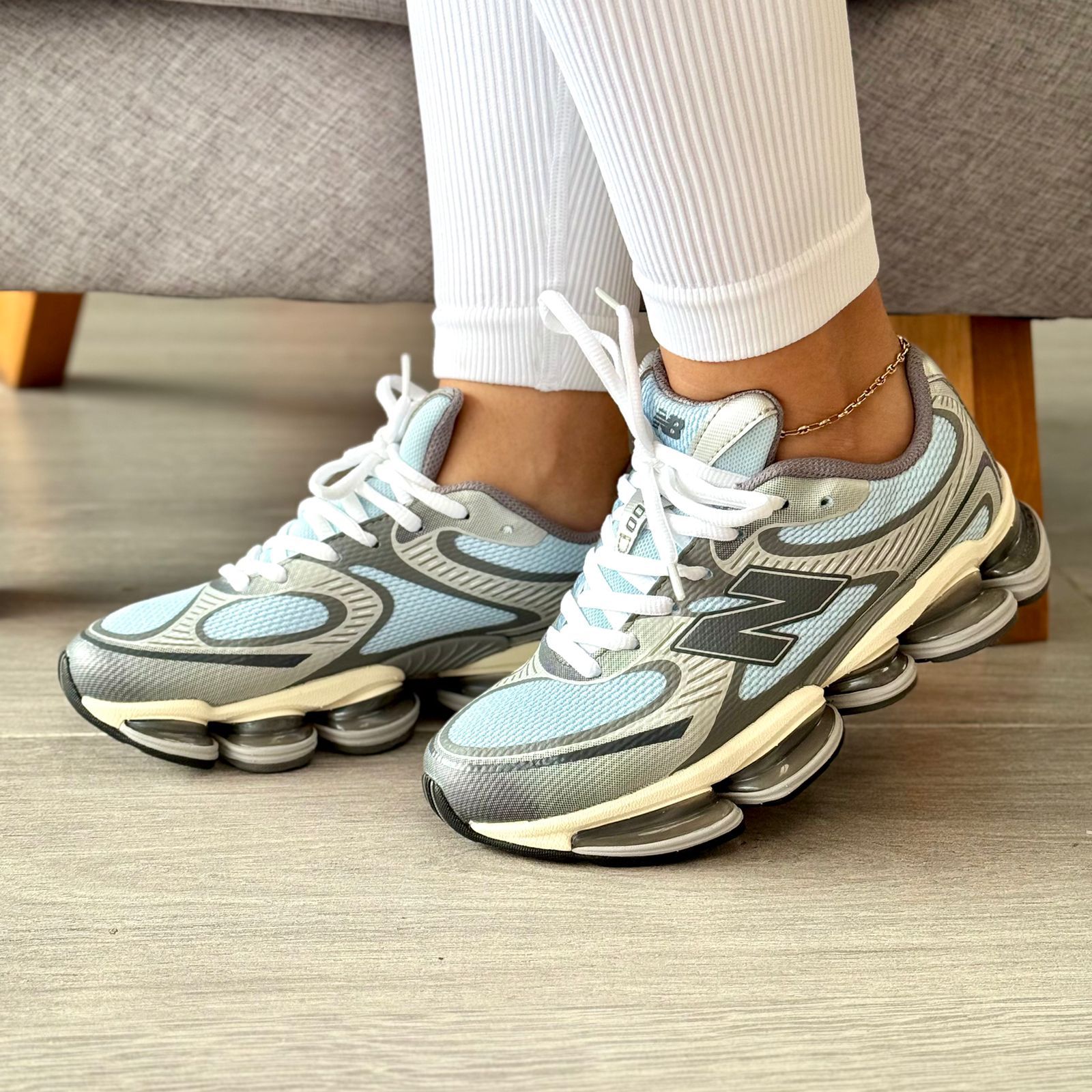 New Balance 2000