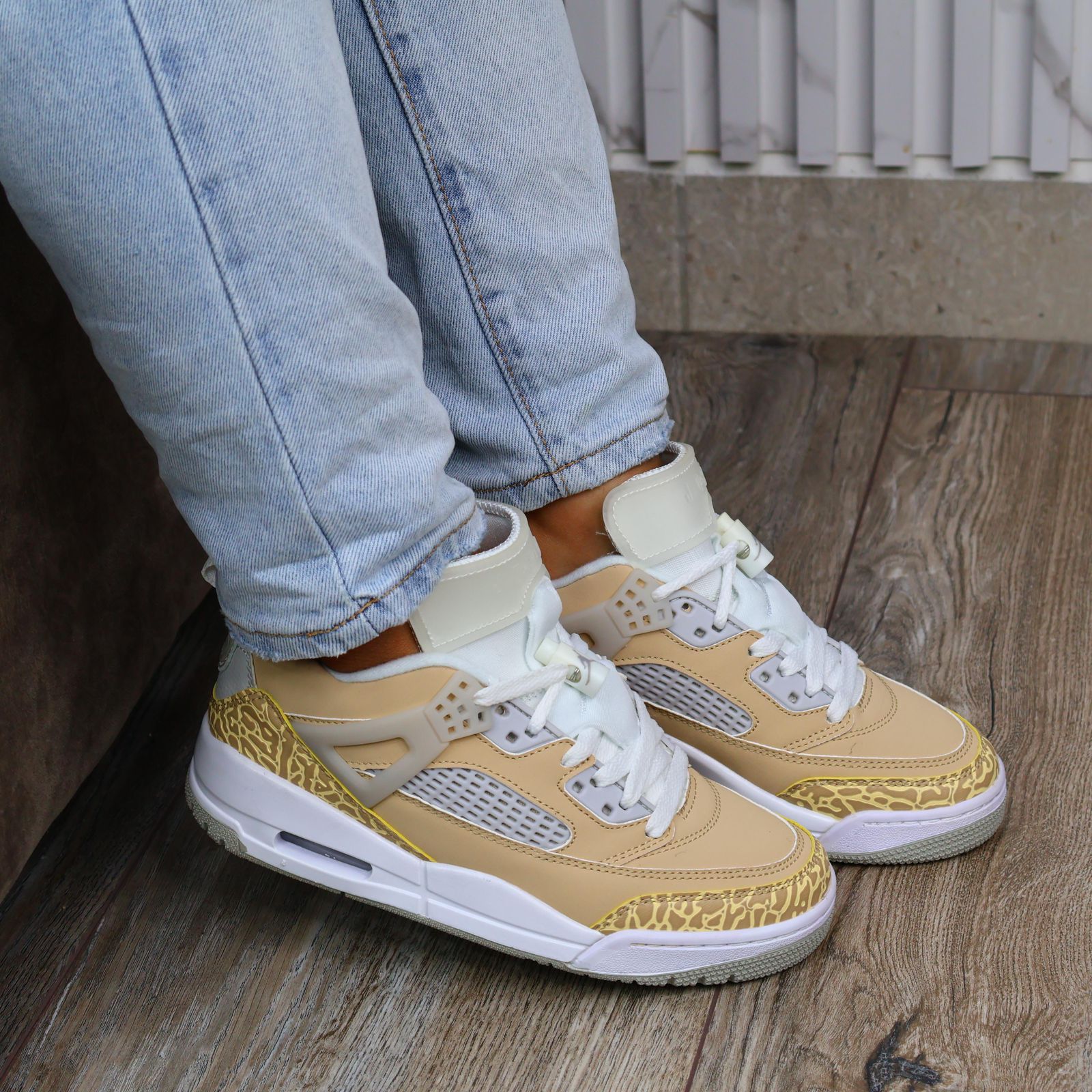 Nike Air Jordan 4