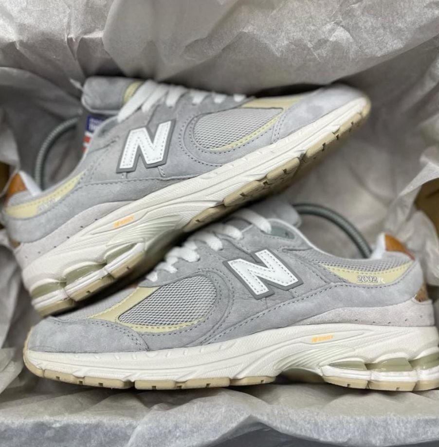 New Balance 2002R