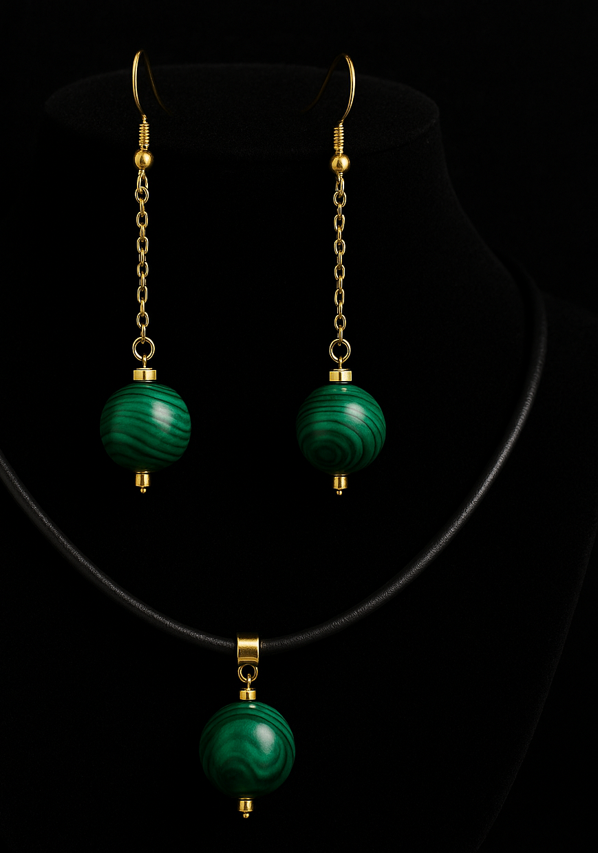 Parure en malachite: boucles d'oreilles et collier