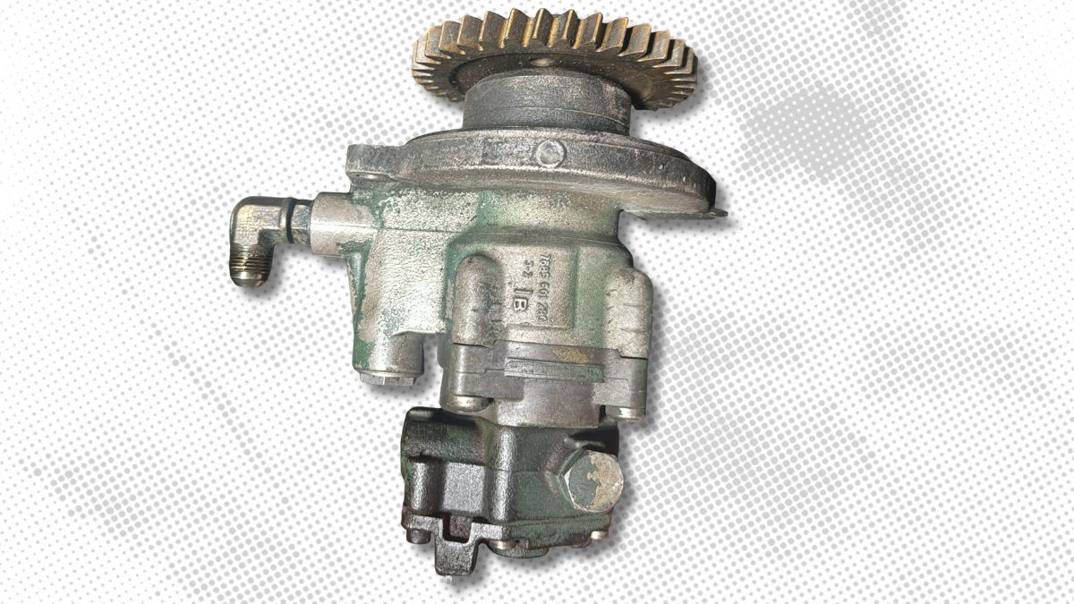 Volvo d13 fuel and power steering pump