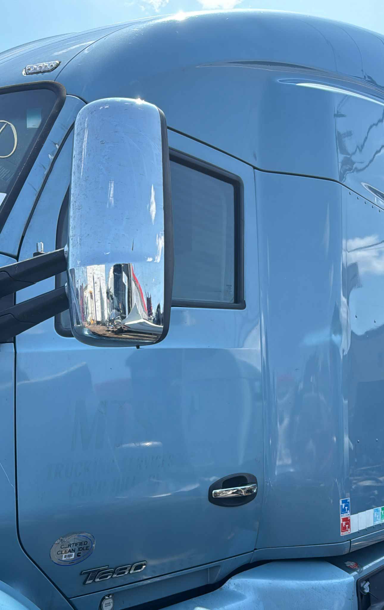Kenworth T680 2014 Driver side door