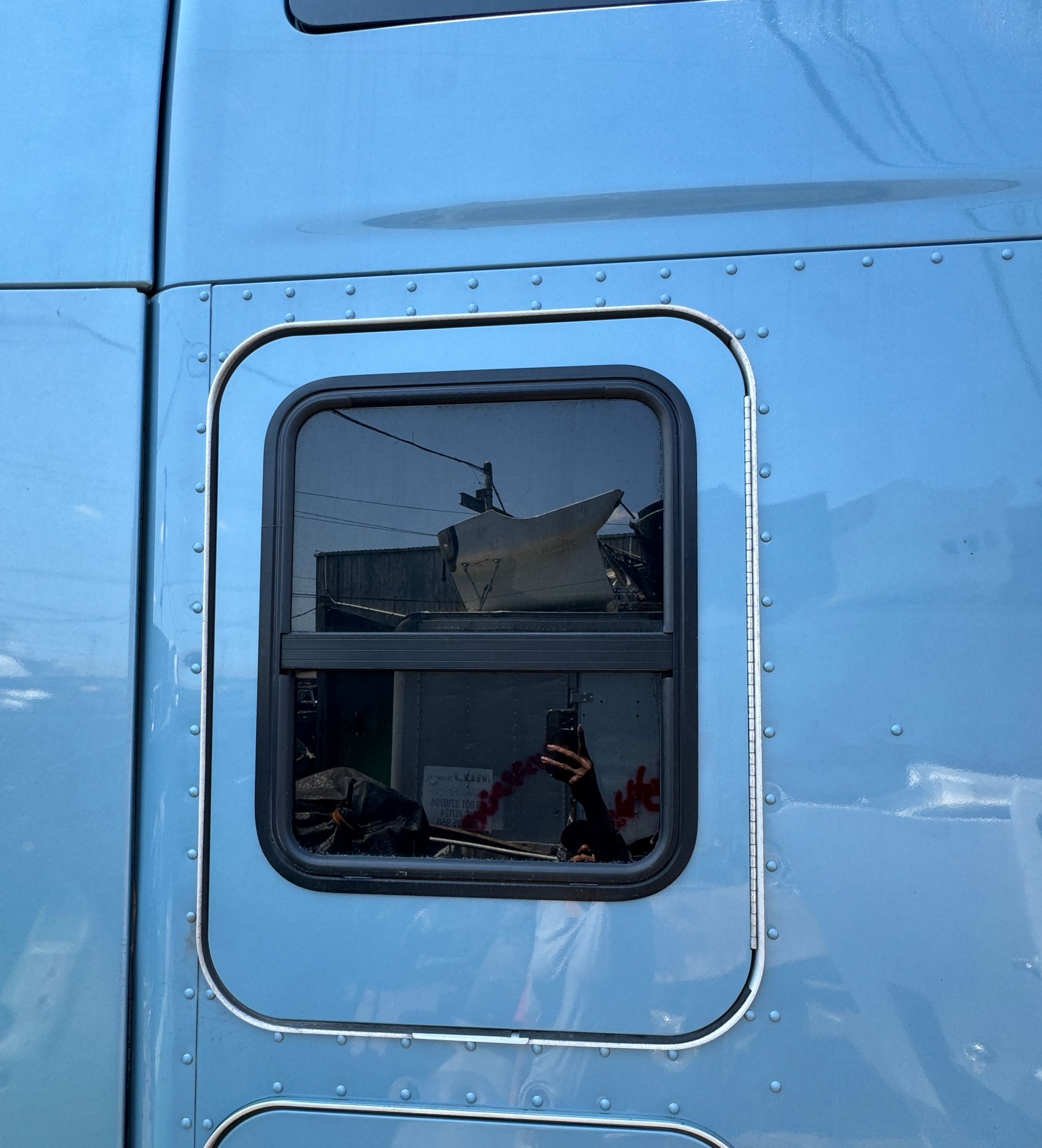 Kenworth T680 2014 Sleeper door passenger side