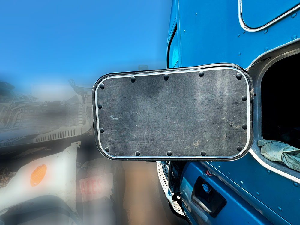Kenworth T680 2014  passenger side Sleeper Door