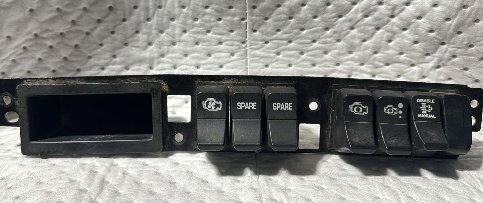Kenworth SWITCH Dash Panel - Used | P/N S061074601