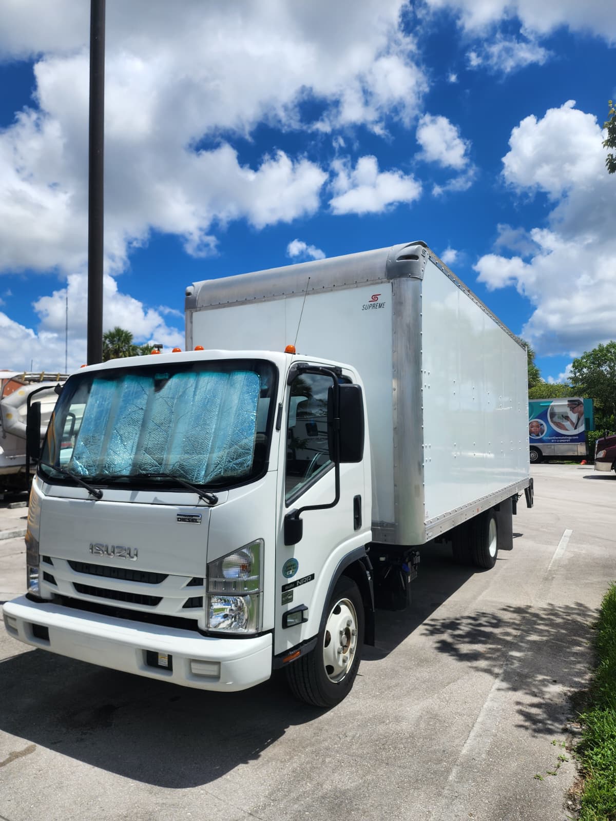 ISUZU 2021 NRR 20ft diesel