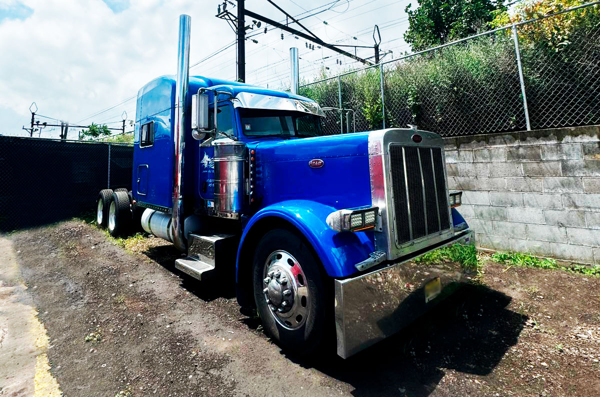 PETERBILT 379 2004