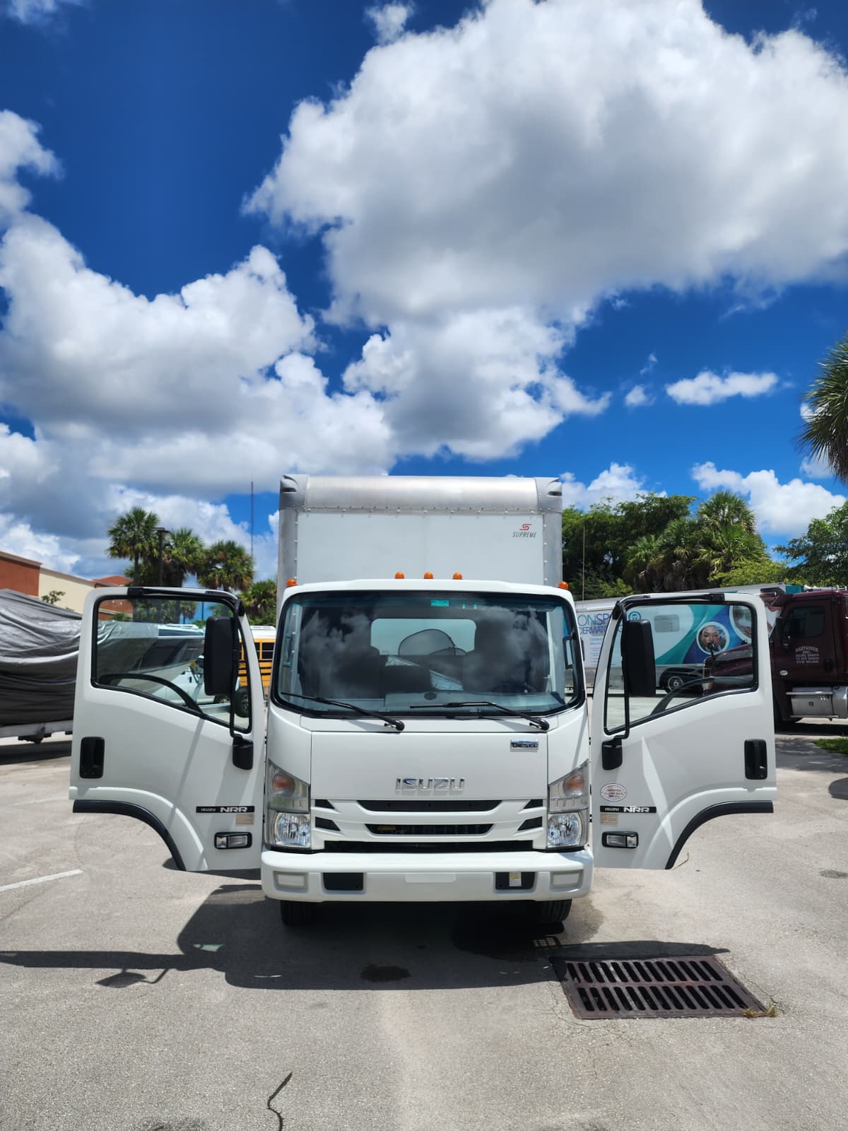 ISUZU 2021 NRR 20ft diesel